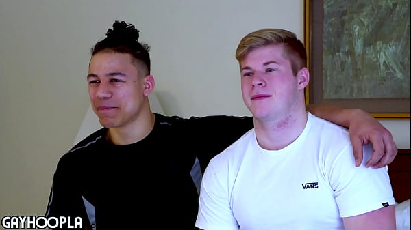 18 Y/o Anal Virgin Jock Takes Dick From Mani!