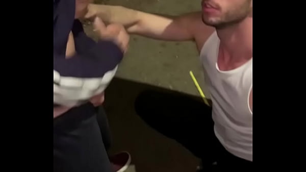 Outdoor, chupando o anônimo nas ruas de São Paulo