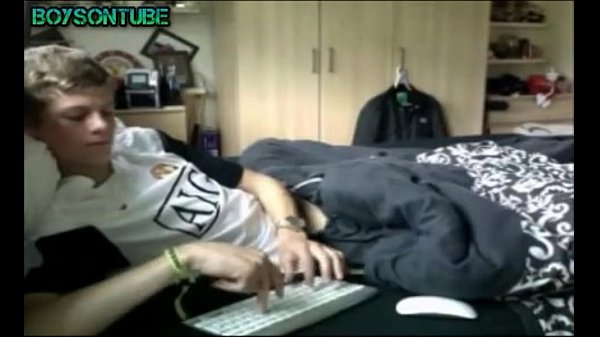 webcam shows ass and cums