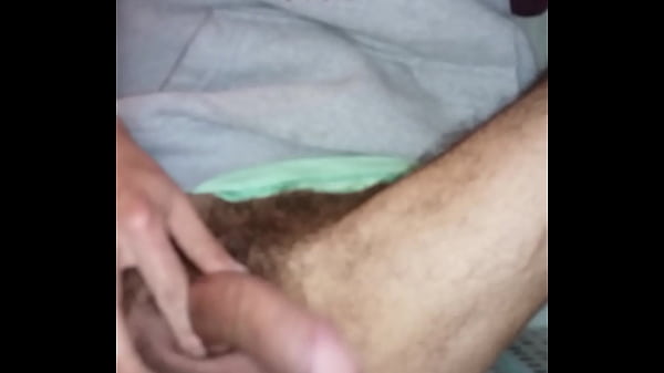 gay  do pau grande  batendoPunheta no banheiro