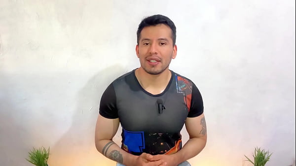 Joven de 20años rellena el culo del Barbero Colombiano del barrio! Lo coge a pelo en su barberia- Relato sexual