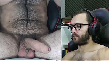 Miren los ojos! Gay Argentino masturbandose y eyaculando gran carga, amateur peludo